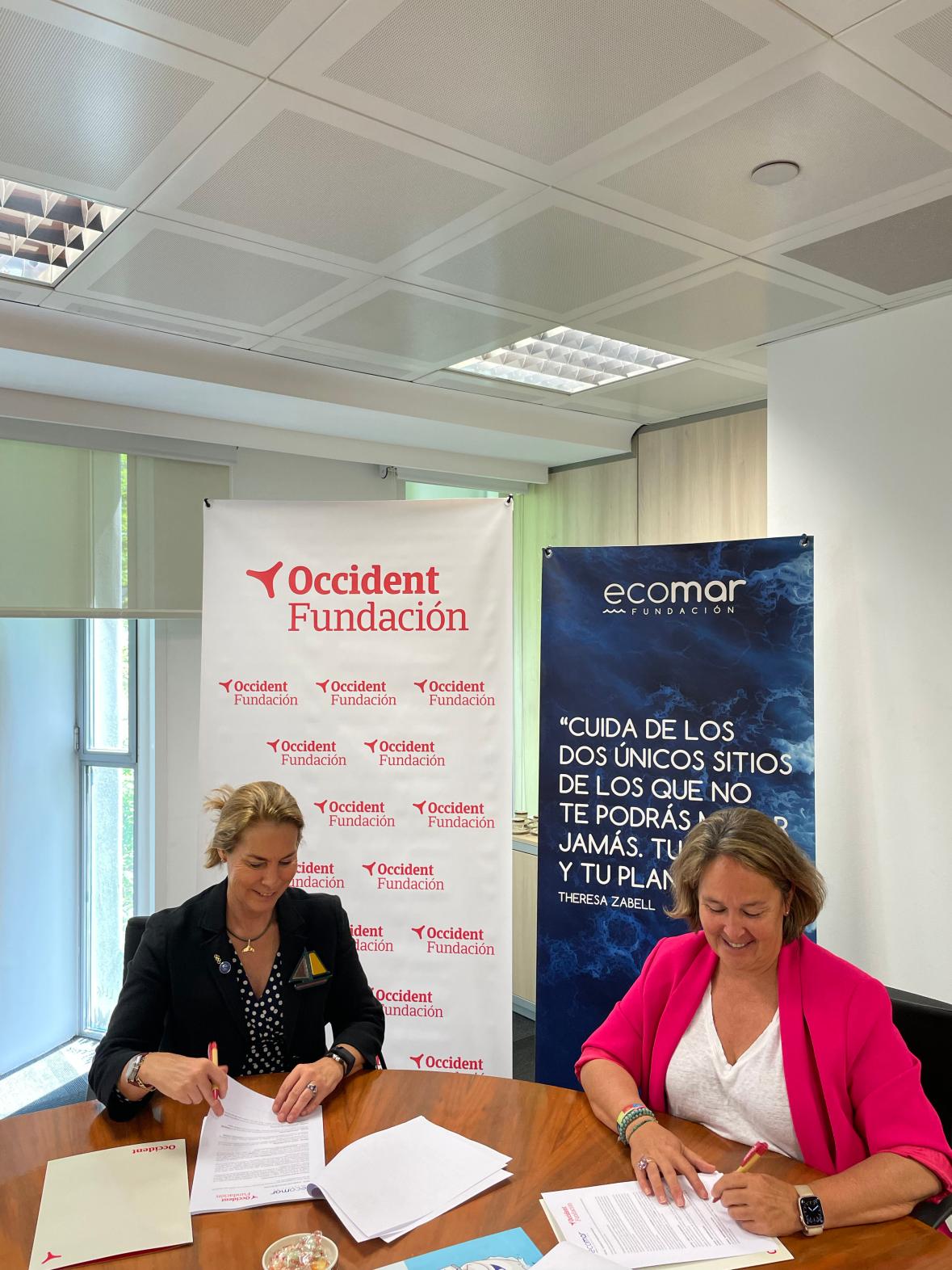 Theresa Zabell, president of Ecomar Foundation, and Laura Halpern Serra, vice president of Occident Foundation.